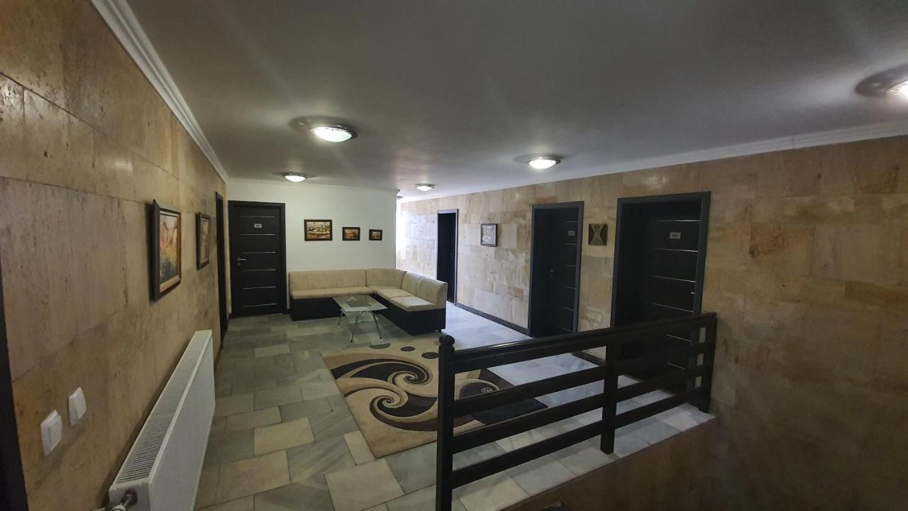 Hotel Семеен Хотел-Ресторант Етно Чакала Sevlievo Exterior foto